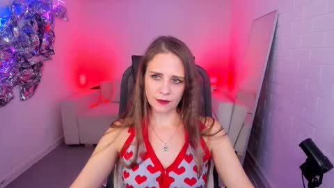 Emilia Bedy online show from November 18, 2025, 9:14 am