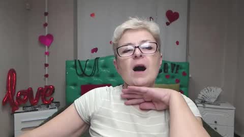 EmiliaGree online show from December 1, 2025, 6:02 pm