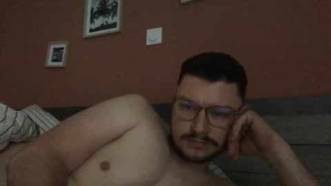 emiliano1256 online show from April 18, 2026, 11:58 am