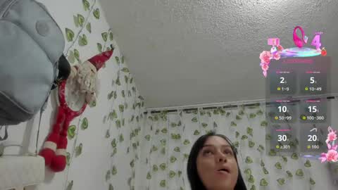 Snapshot of emiliarose_ chatting on June 7, 2026, 1:32 am EmiliaRose online show from June 7, 2026, 1:32 am