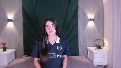 Emilie online show from April 7, 2026, 11:32 am