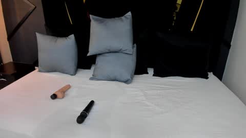 Snapshot of emiliee_xx chatting on December 30, 2024, 5:13 pm Emillie online show from December 30, 2024, 5:13 pm