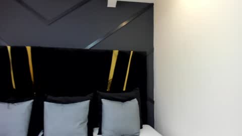 Snapshot of emiliee_xx chatting on January 28, 2025, 5:14 pm Emillie online show from January 28, 2025, 5:14 pm