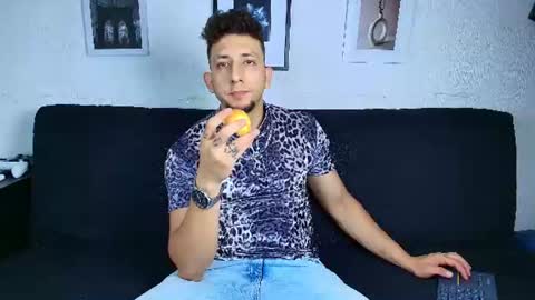 Snapshot of emiliocum_24 chatting on July 29, 2026, 5:38 am EMILIOCUM online show from July 29, 2026, 5:38 am