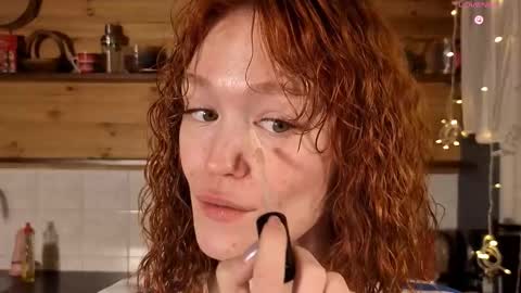 Emi  online show from February 28, 2026, 1:28 am