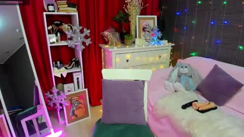 Emiliya online show from December 12, 2024, 2:04 am