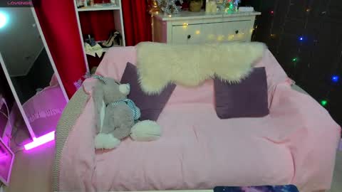 Emiliya online show from December 19, 2024, 2:12 am