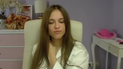 Emilly online show from March 7, 2025, 10:56 am