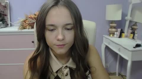 Emilly online show from December 4, 2025, 7:50 am