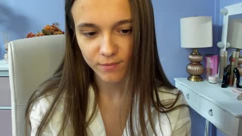 Snapshot of emilly_lust99 chatting on May 6, 2026, 6:30 am Emilly online show from May 6, 2026, 6:30 am