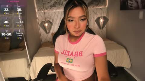 emilly_mell online show from October 11, 2025, 11:09 am