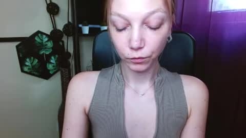 Emilly online show from April 22, 2026, 2:18 pm