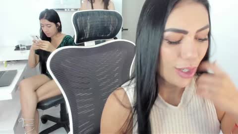 Emilly  online show from January 10, 2025, 2:55 pm