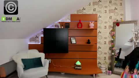 EmillyTaylor online show from April 28, 2026, 4:06 am