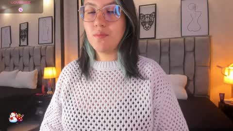 Emily online show from December 15, 2024, 11:12 am