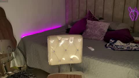  emily valentina     online show from March 3, 2025, 4:56 pm