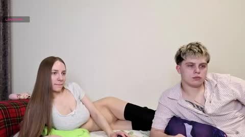 emily_and_ilumi online show from April 21, 2026, 7:28 pm