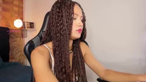 emily_brown04 online show from October 9, 2025, 11:19 am