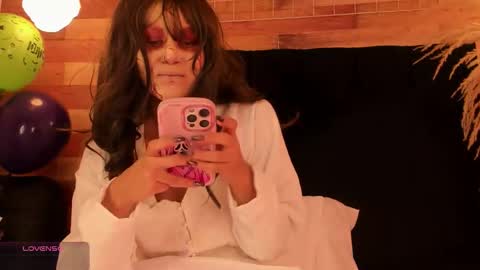 emily_brown04 online show from October 31, 2025, 11:11 am