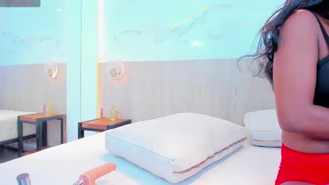 Snapshot of emily_browne chatting on November 14, 2025, 7:34 pm emily online show from November 14, 2025, 7:34 pm