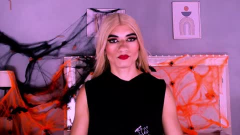 Snapshot of emily_castillo1_ chatting on October 8, 2025, 5:49 am emily_castillo1_ online show from October 8, 2025, 5:49 am