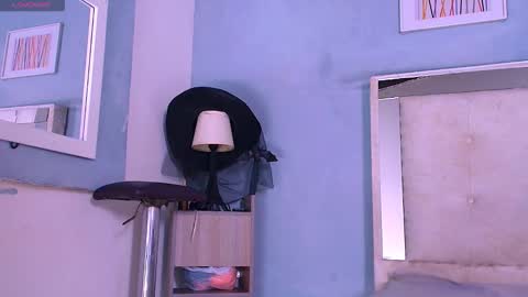 Snapshot of emily_castillo1_ chatting on October 13, 2025, 3:39 am emily_castillo1_ online show from October 13, 2025, 3:39 am