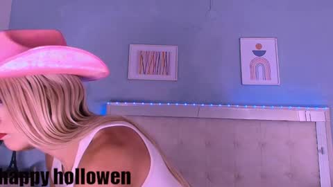 Snapshot of emily_castillo1_ chatting on October 17, 2025, 6:05 am emily_castillo1_ online show from October 17, 2025, 6:05 am