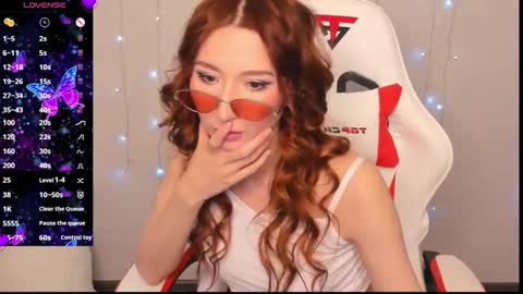 emily_cline online show from October 16, 2025, 4:30 pm