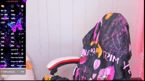 emily_cline online show from October 31, 2025, 8:15 am