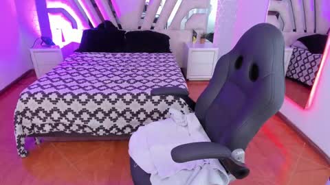 Emily online show from February 13, 2025, 10:34 am