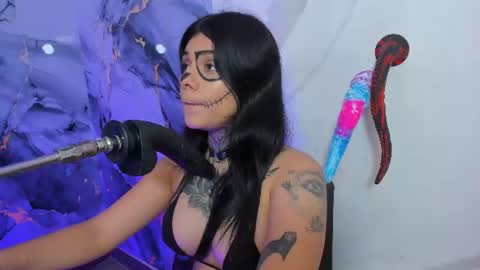 Snapshot of emily_evol chatting on July 18, 2026, 12:20 pm emily_evol online show from July 18, 2026, 12:20 pm