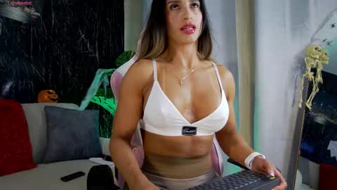 Emily foxx01 online show from October 24, 2025, 8:38 pm