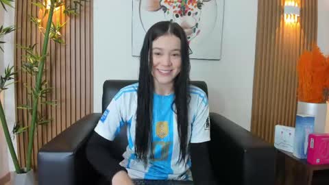 Snapshot of emily_frostt chatting on April 29, 2026, 12:20 pm emily_frostt online show from April 29, 2026, 12:20 pm