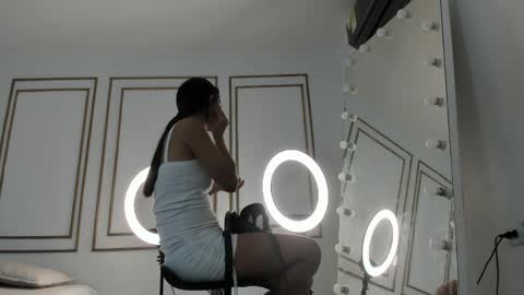 emily_gaviria1 online show from April 4, 2026, 12:13 pm