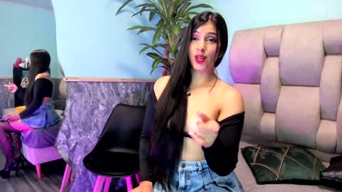 Emily online show from February 6, 2025, 1:54 pm