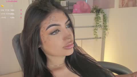 EmilyKenner  Independent model  online show from October 31, 2025, 11:44 am