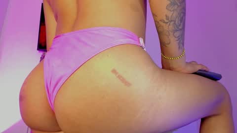 emily lady20  Independient modelIndependiente online show from February 22, 2025, 10:18 am