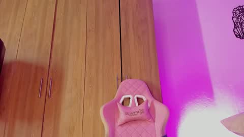 emily lady20  Independient modelIndependiente online show from March 4, 2025, 11:29 am