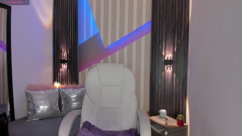 Emily online show from January 24, 2025, 3:55 pm