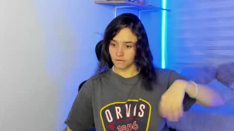 emily_lindey online show from November 3, 2025, 3:19 am