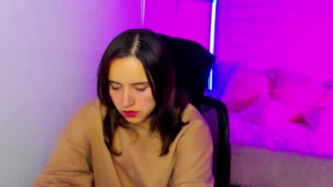 emily_lindey online show from November 28, 2025, 3:31 am