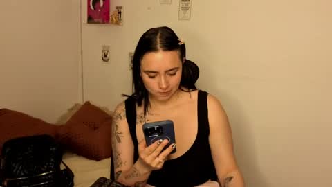 Emily Lindey online show from April 23, 2026, 2:35 am