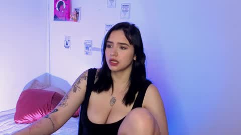 Snapshot of emily_lindey_ chatting on April 25, 2026, 4:15 am Emily Lindey online show from April 25, 2026, 4:15 am