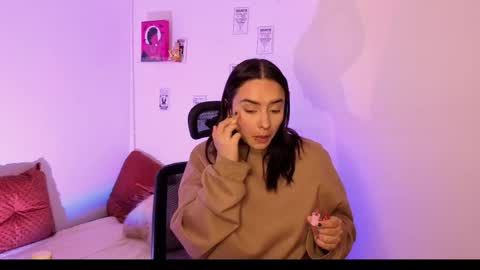 Snapshot of emily_lindey_ chatting on May 2, 2026, 4:50 am Emily Lindey online show from May 2, 2026, 4:50 am
