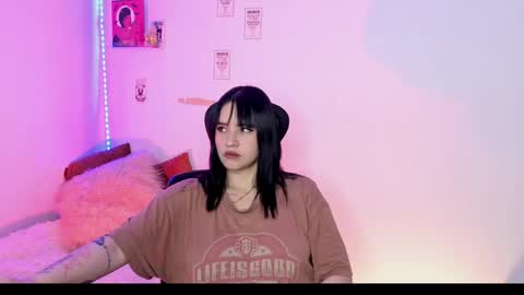 Snapshot of emily_lindey_ chatting on May 13, 2026, 4:21 am Emily Lindey online show from May 13, 2026, 4:21 am