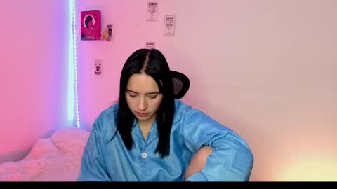 Snapshot of emily_lindey_ chatting on May 14, 2026, 4:52 am Emily Lindey online show from May 14, 2026, 4:52 am