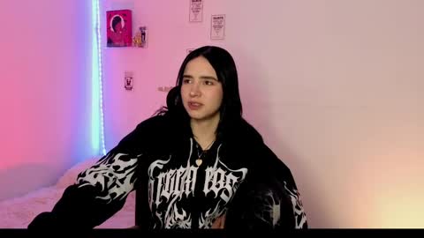 Snapshot of emily_lindey_ chatting on May 15, 2026, 4:19 am Emily Lindey online show from May 15, 2026, 4:19 am