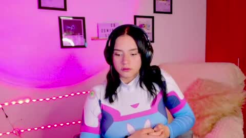 Snapshot of emily_lindey_ chatting on May 28, 2026, 6:00 am Emily Lindey online show from May 28, 2026, 6:00 am