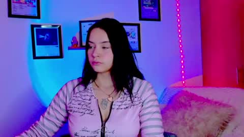Snapshot of emily_lindey_ chatting on July 23, 2026, 7:17 am Emily Lindey online show from July 23, 2026, 7:17 am