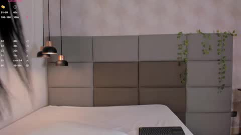 emily_luve online show from October 29, 2025, 8:21 pm